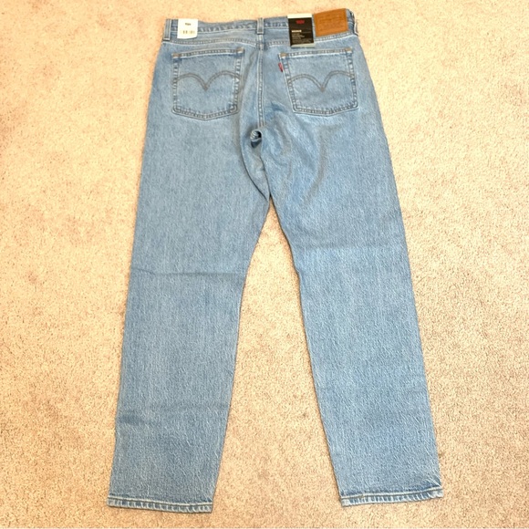 Levi’s Women’s Wedgie Blue Jeans High Rise Tapered Leg Size 30 Button Fly - Picture 3 of 7